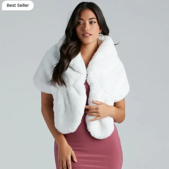 White Faux Fur Wrap Shawl - Picture 1 of 4